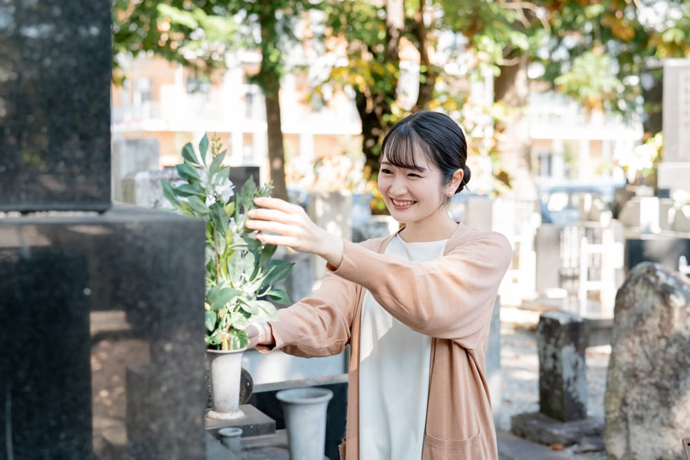 時期別のお墓参りに行く時間